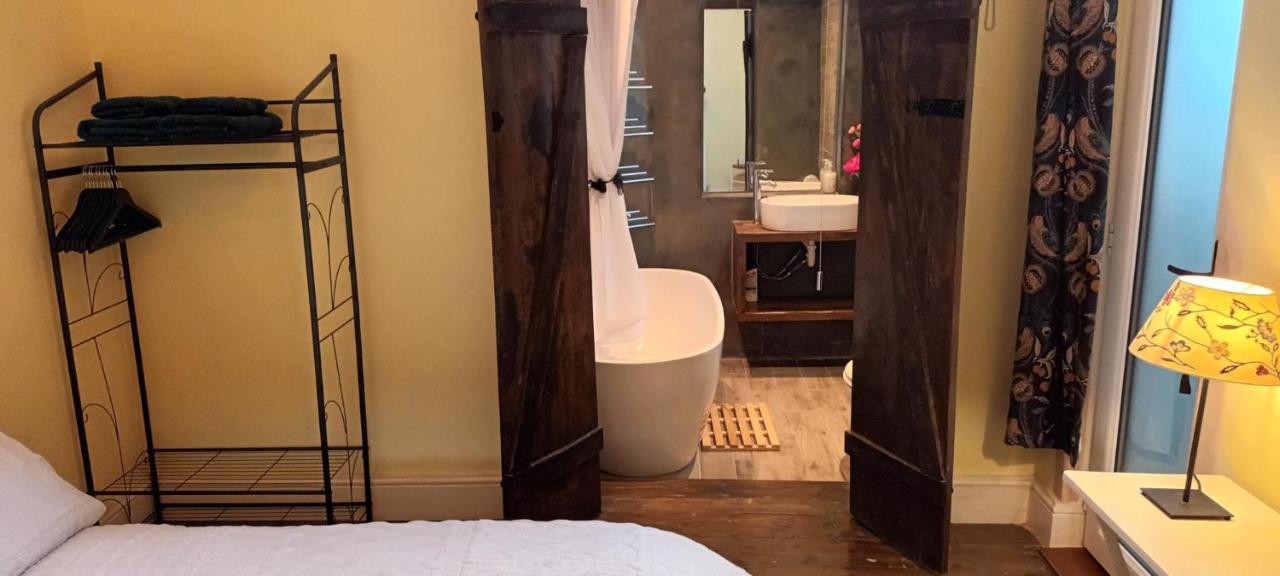 Room With Luxury Private Bathroom & Independent Entrance Near Tube Лондон Екстер'єр фото